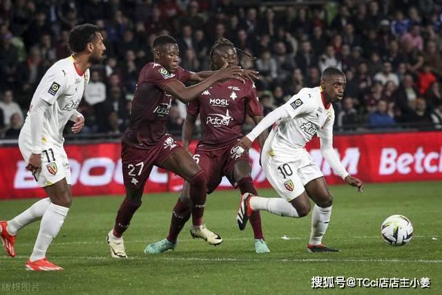 意大利杯-劳塔罗梅开二度 国米2-1佛罗伦萨夺冠